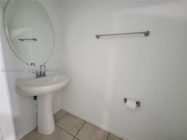 1107 NW 40th Ter 1107, Lauderhill, FL 33313