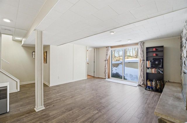 651 LEIGHTON ROAD, Waupaca, WI 54981