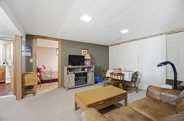 651 LEIGHTON ROAD, Waupaca, WI 54981