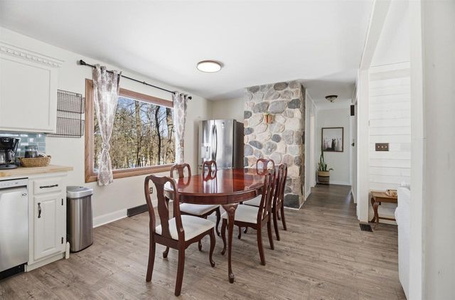 651 LEIGHTON ROAD, Waupaca, WI 54981