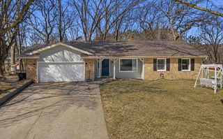 651 LEIGHTON ROAD, Waupaca, WI 54981