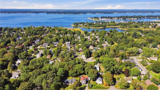22 Bernard Avenue, Barrington, RI 02806