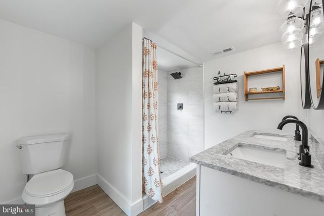 411 E A ST, Purcellville, VA 20132