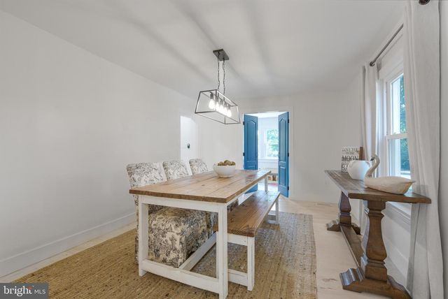 411 E A ST, Purcellville, VA 20132