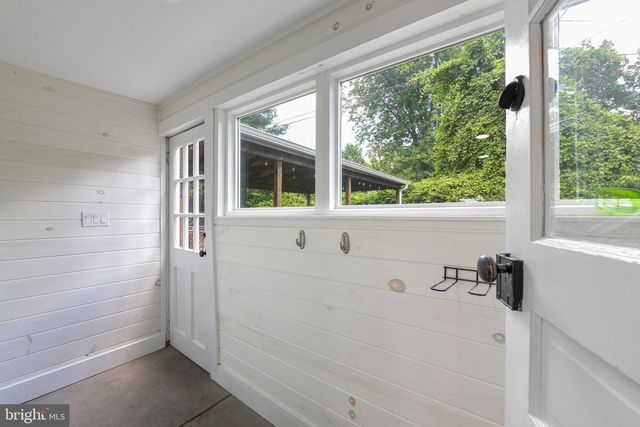 411 E A ST, Purcellville, VA 20132