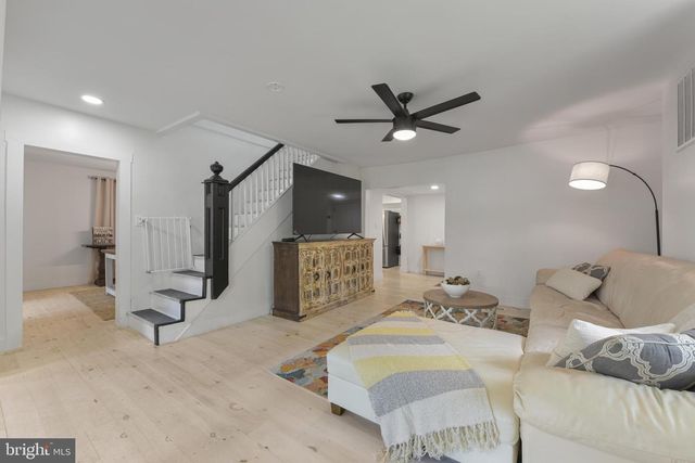 411 E A ST, Purcellville, VA 20132