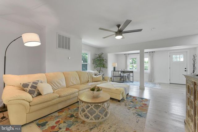 411 E A ST, Purcellville, VA 20132