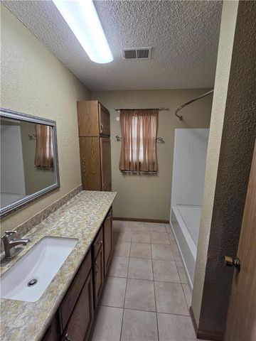 7851 FREEMAN Avenue, Kansas City, KS 66112