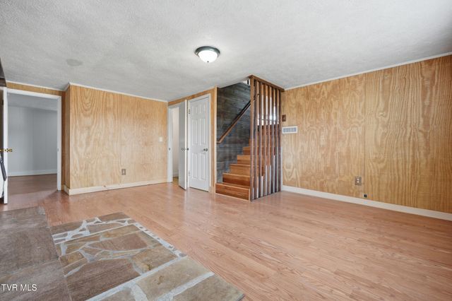 24116 Quintana Street, Bristol, VA 24202