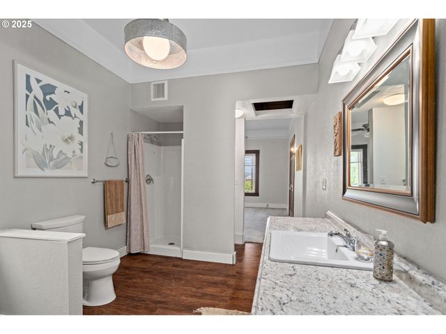 406 W C St, Rainier, OR 97048