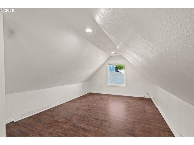 406 W C St, Rainier, OR 97048