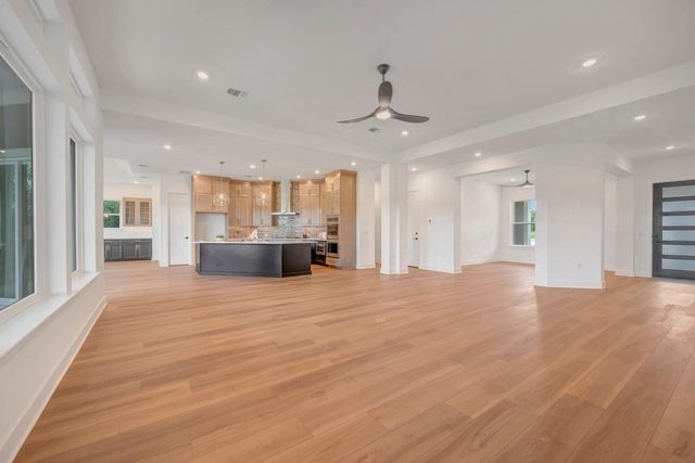 438 Rees Landing RD, Spicewood, TX 78669
