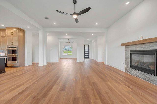 438 Rees Landing RD, Spicewood, TX 78669