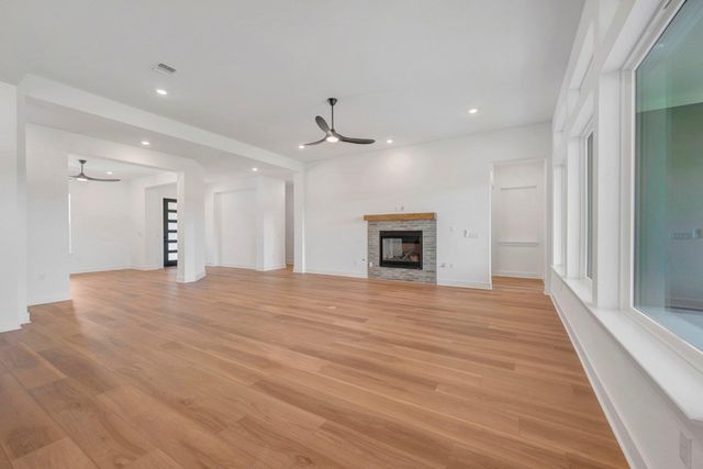 438 Rees Landing RD, Spicewood, TX 78669