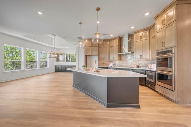 438 Rees Landing RD, Spicewood, TX 78669