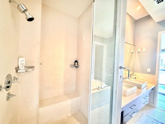 210 Lavaca ST 1912, Austin, TX 78701