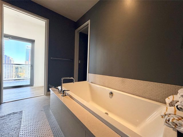 210 Lavaca ST 1912, Austin, TX 78701