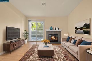 560 Canyon Oaks H, Oakland, CA 94605