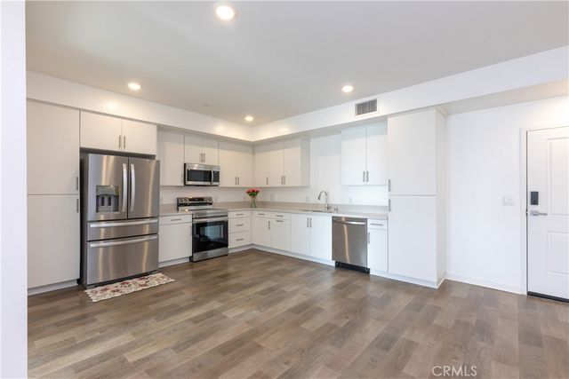 9001 Cerise Lane 111, Cypress, CA 90630