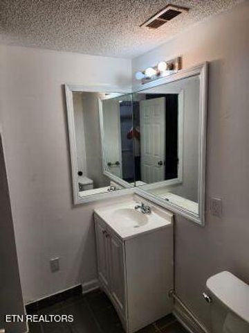 7001 Washington Pike, Corryton, TN 37721