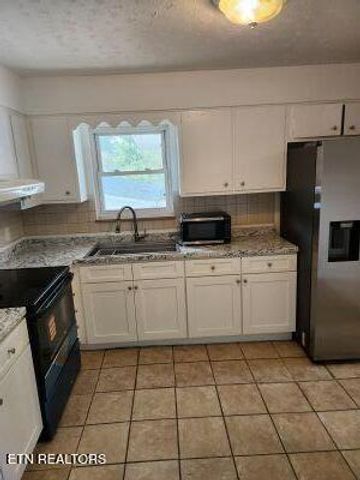 7001 Washington Pike, Corryton, TN 37721