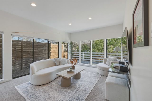 965 Easton Place, Dallas, TX 75218