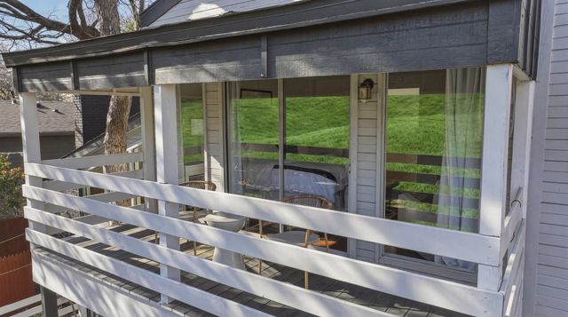 965 Easton Place, Dallas, TX 75218