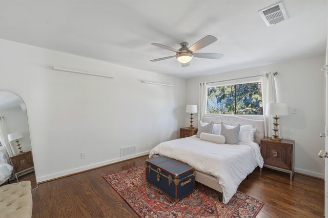 965 Easton Place, Dallas, TX 75218