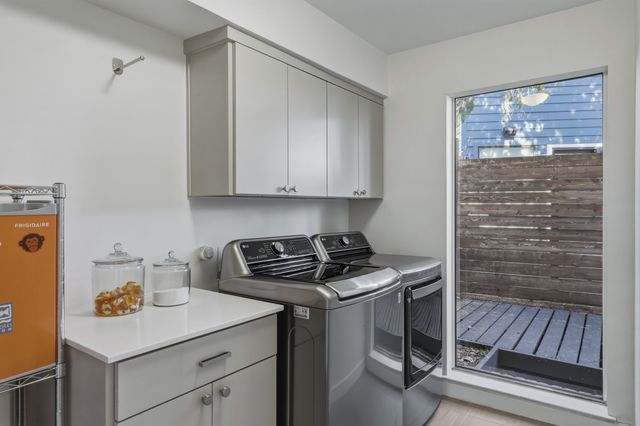 965 Easton Place, Dallas, TX 75218