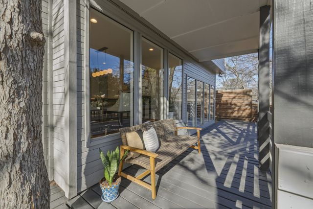 965 Easton Place, Dallas, TX 75218