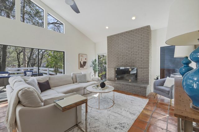 965 Easton Place, Dallas, TX 75218