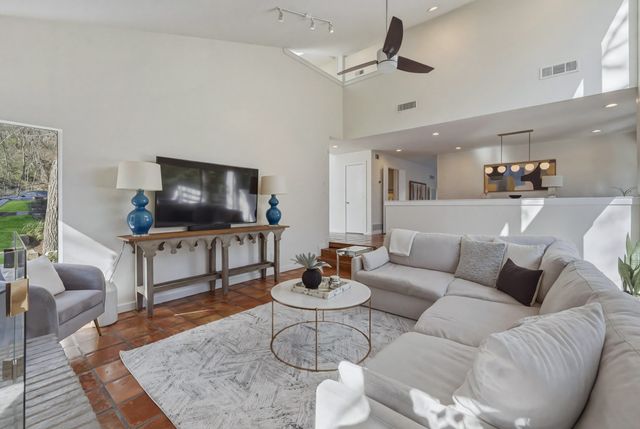 965 Easton Place, Dallas, TX 75218