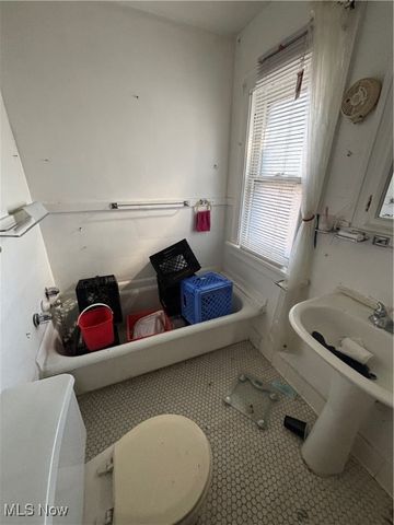 1220 Ansel Road, Cleveland, OH 44108