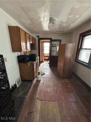 1220 Ansel Road, Cleveland, OH 44108