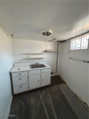 1220 Ansel Road, Cleveland, OH 44108