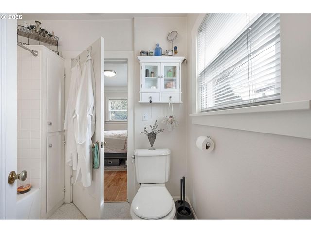 1810 N MCCLELLAN St, Portland, OR 97217