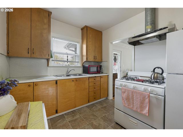 1810 N MCCLELLAN St, Portland, OR 97217