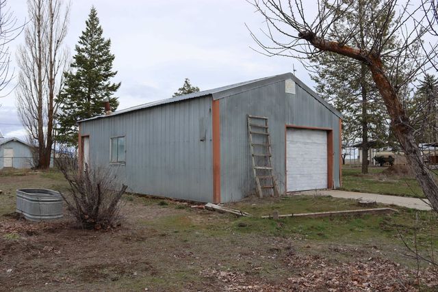 210 NE Foster St, Creston, WA 99117