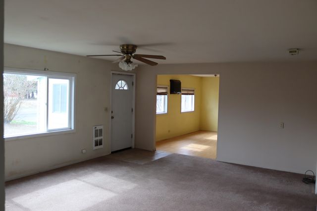 210 NE Foster St, Creston, WA 99117