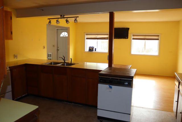 210 NE Foster St, Creston, WA 99117