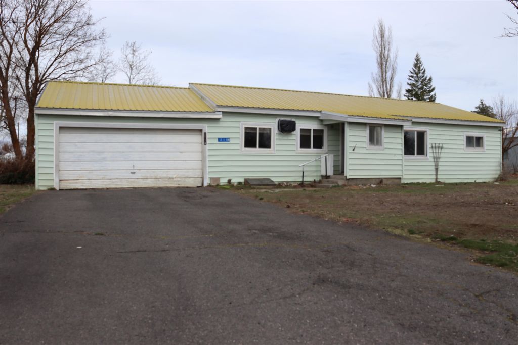 210 NE Foster St, Creston, WA 99117