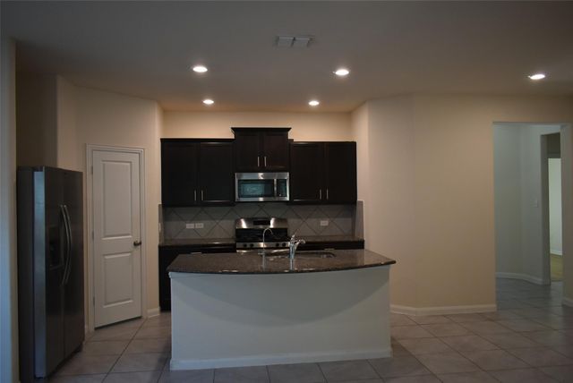 299 Shale CIR, Buda, TX 78610