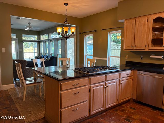 164 Balmoral Avenue, Biloxi, MS 39531