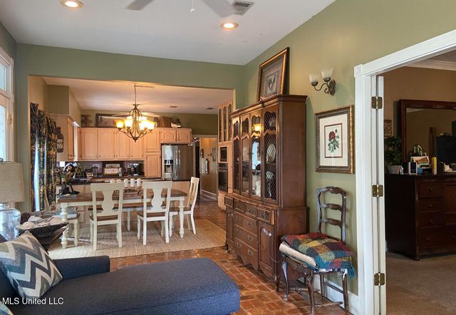164 Balmoral Avenue, Biloxi, MS 39531