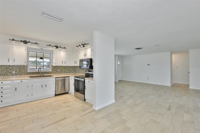 7824 115TH STREET, Seminole, FL 33772