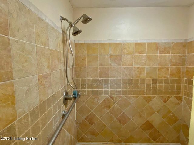 850 Cedar Hill Dr, Elizabethtown, KY 42701