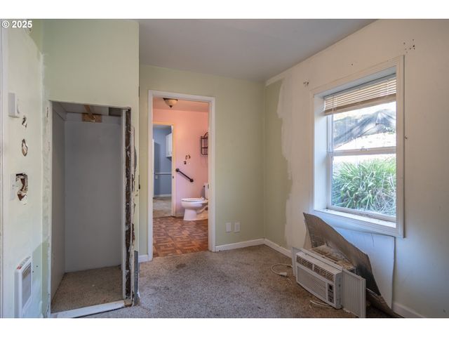 839 UNION GAP LOOP Rd, Oakland, OR 97462