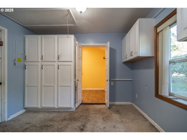 839 UNION GAP LOOP Rd, Oakland, OR 97462