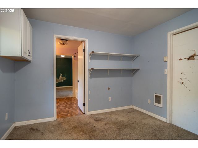 839 UNION GAP LOOP Rd, Oakland, OR 97462