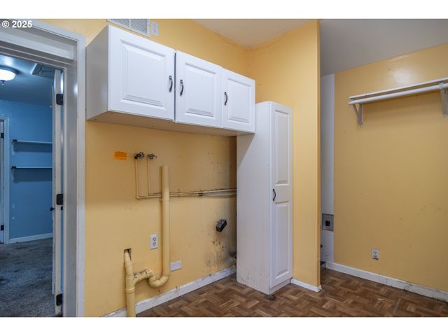 839 UNION GAP LOOP Rd, Oakland, OR 97462